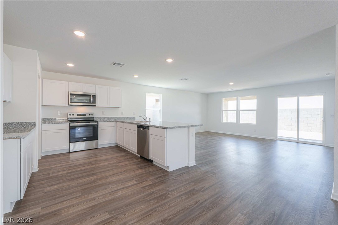Photo 4 of 653 S Dyani Drive