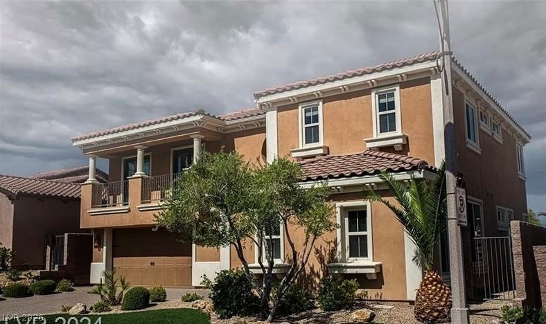 55 Contrada Fiore Drive, Henderson 89011