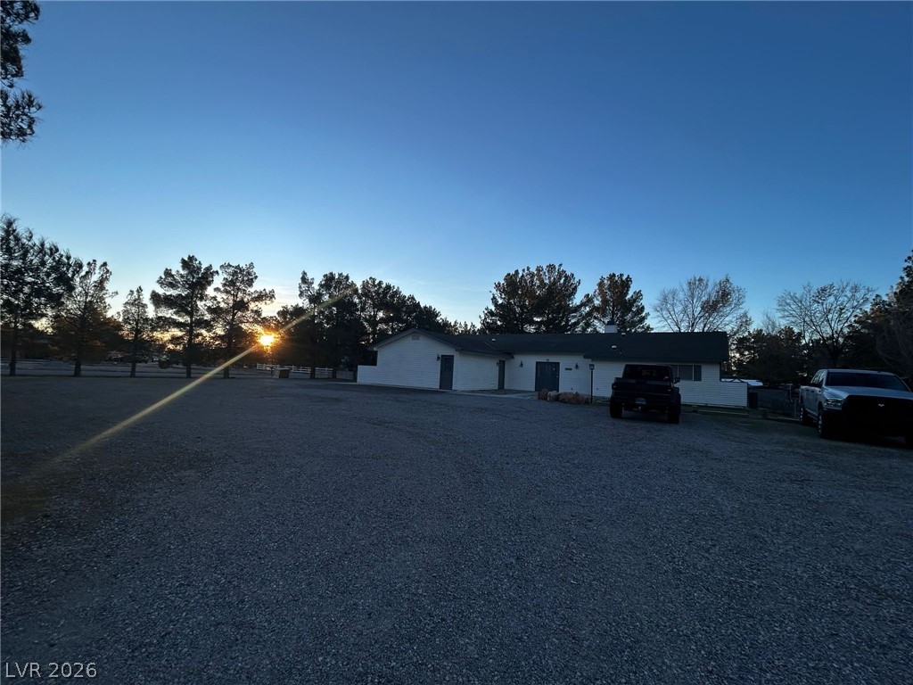 2481 E Falcon Street, Pahrump 89048