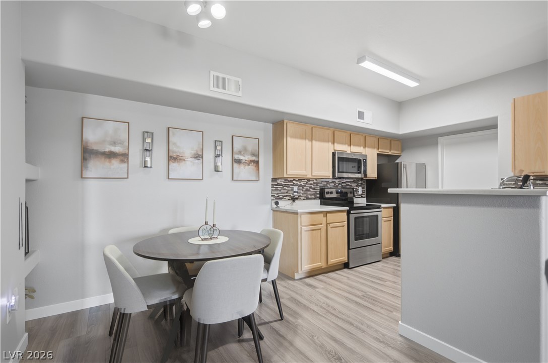 Photo 16 of 63, 2615 W Gary Avenue #2067