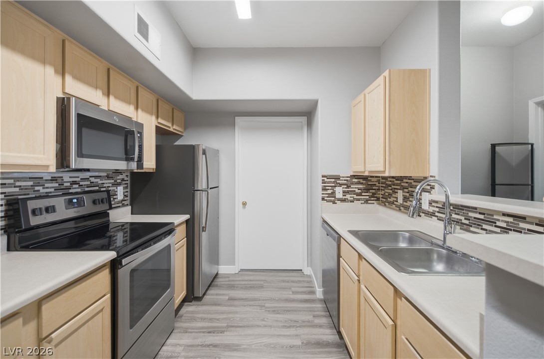 Photo 24 of 63, 2615 W Gary Avenue #2067