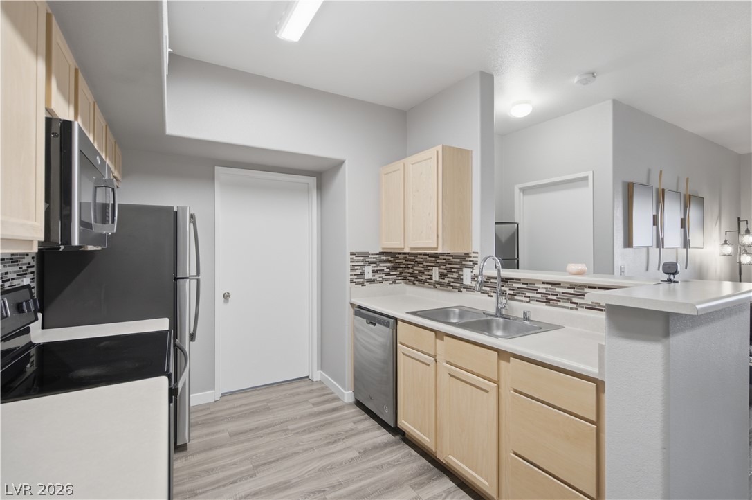 Photo 25 of 63, 2615 W Gary Avenue #2067