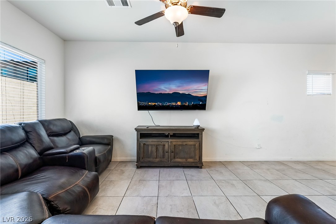 Photo 7 of 34, 1087 Gentle Swan Street