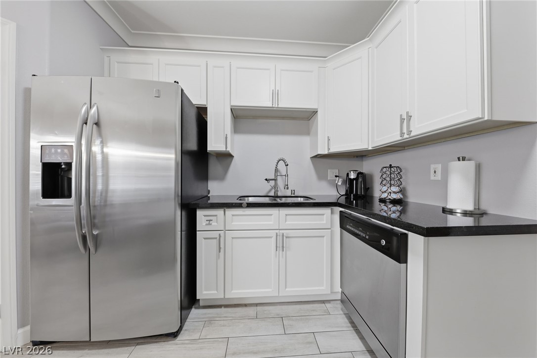 Photo 11 of 26, 5525 W Flamingo Road #1023