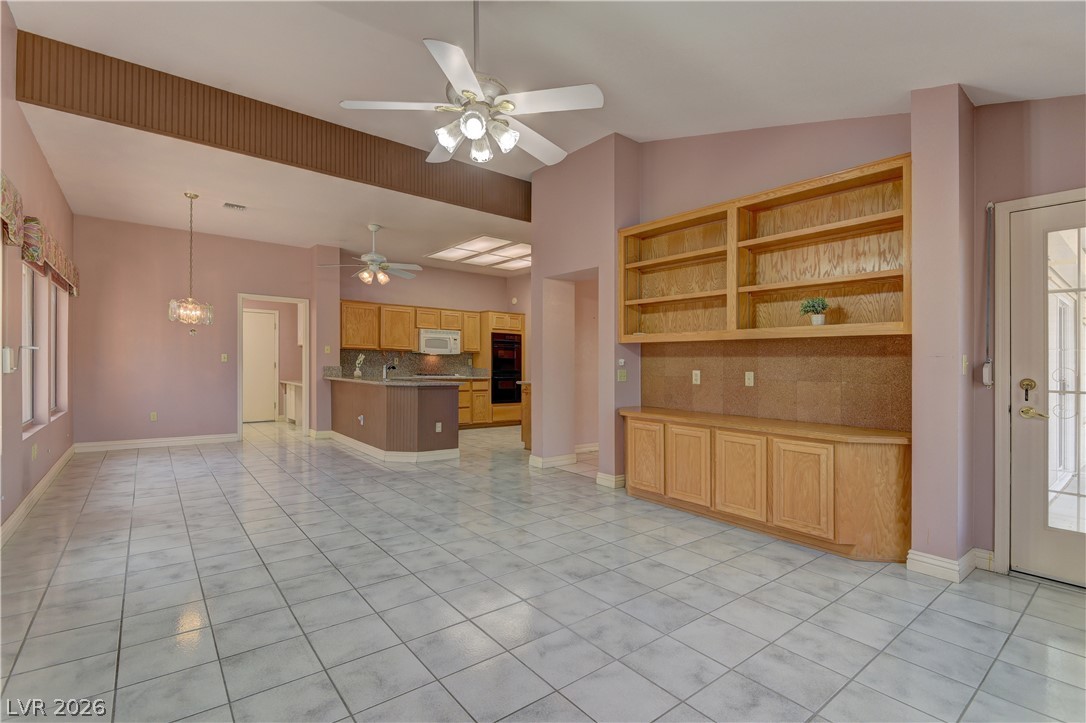 Photo 8 of 32, 2516 Highvale Drive