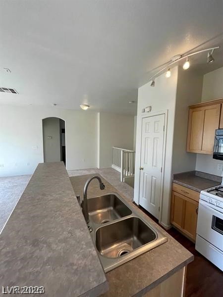 Photo 22 of 74, 6316 BEIGE BLUFF Street #201