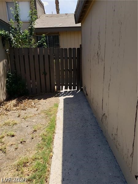 Photo 4 of 4231 White Sands Avenue