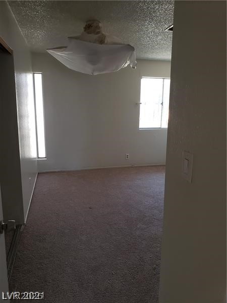 Photo 14 of 35, 4231 White Sands Avenue
