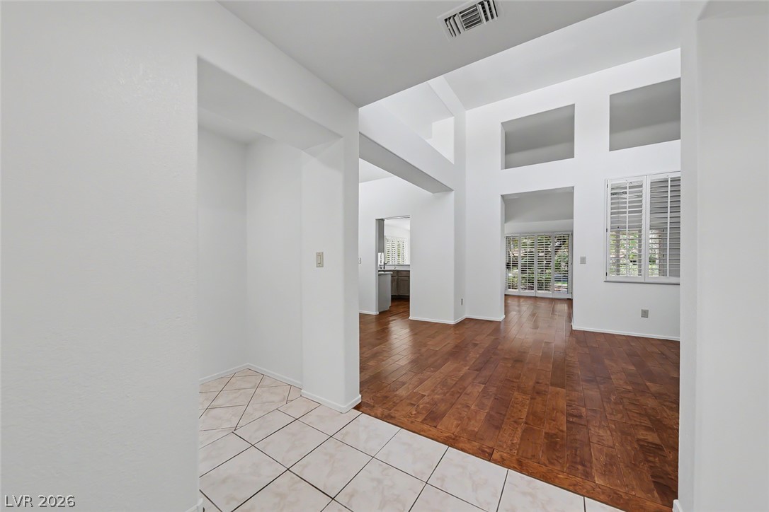 Photo 7 of 94, 2648 Highvale Drive