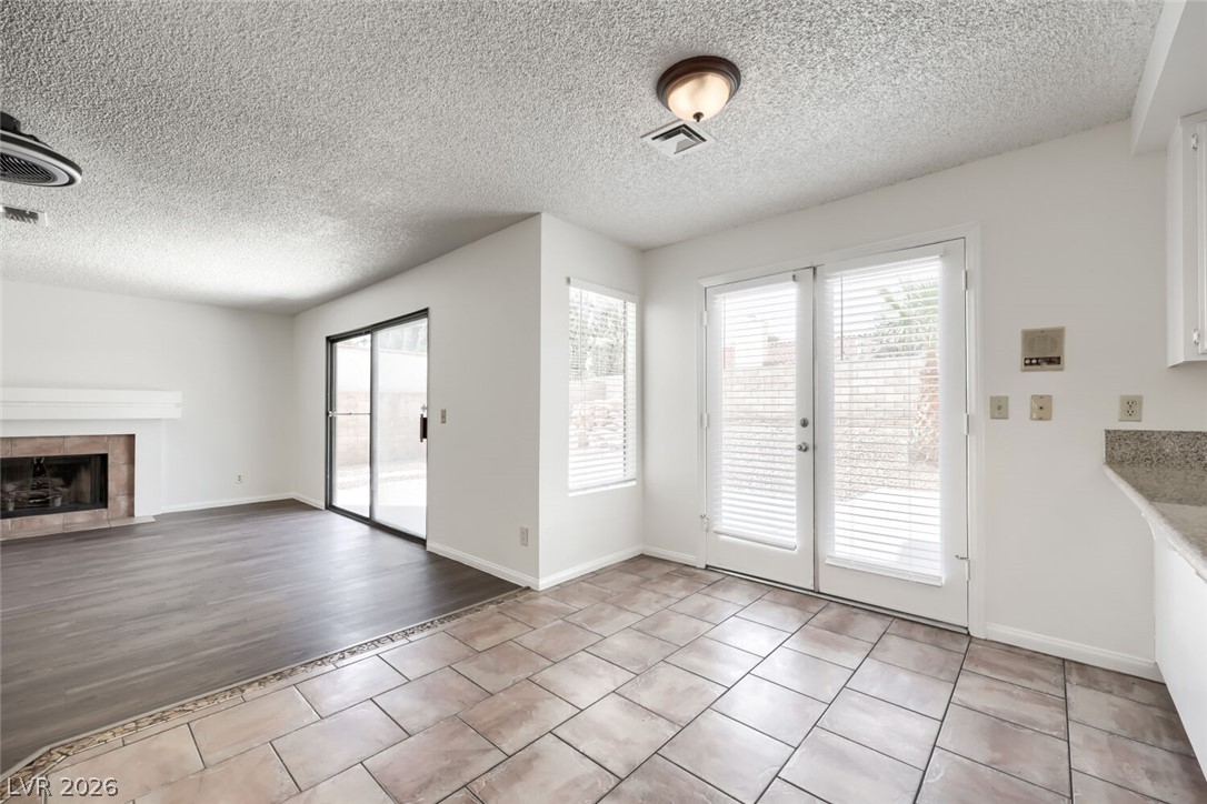 Photo 10 of 34, 9000 Feather River Court