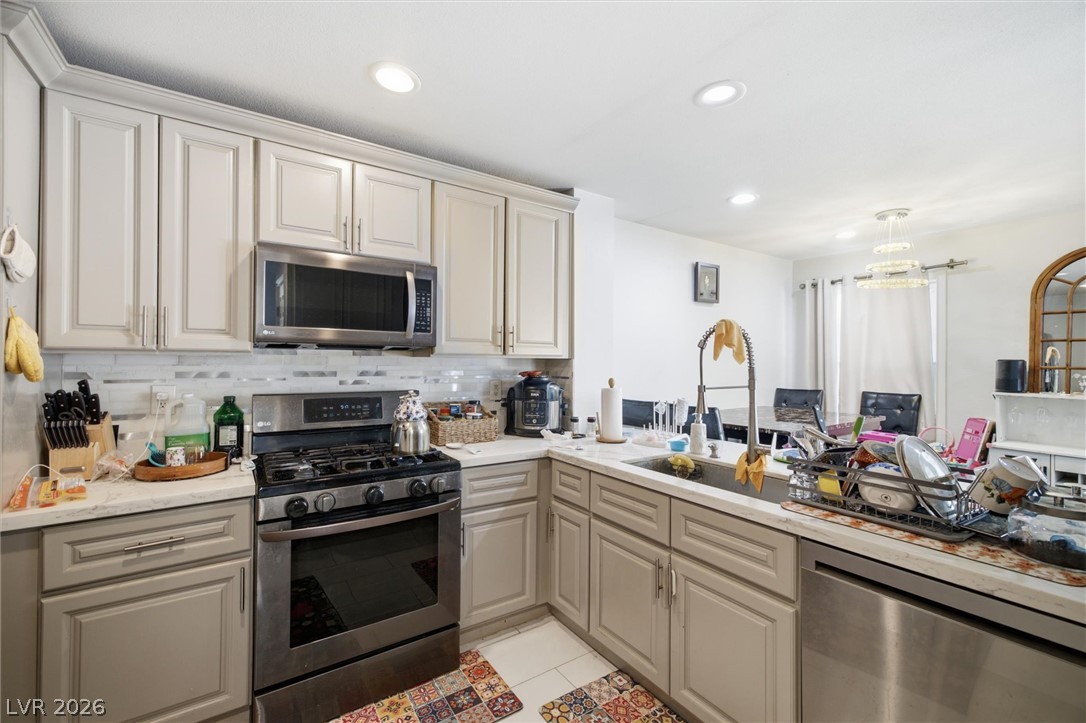 Photo 10 of 32, 3305 Summerfield Lane