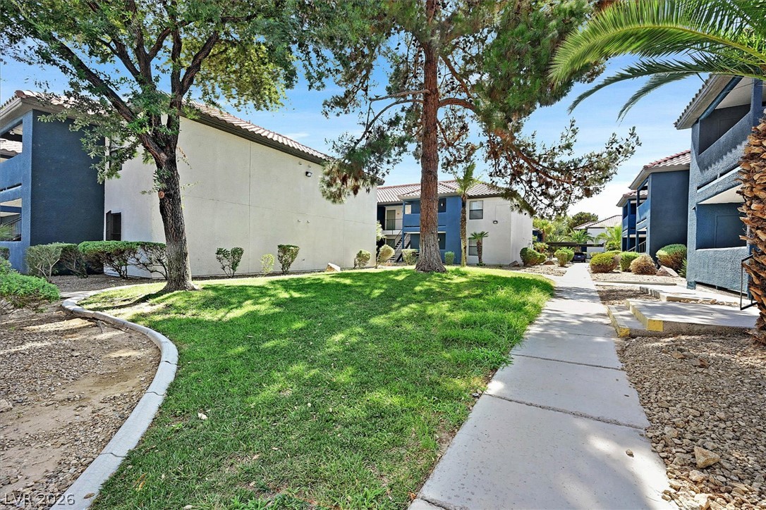 Photo 17 of 21, 3135 S Mojave Road #156