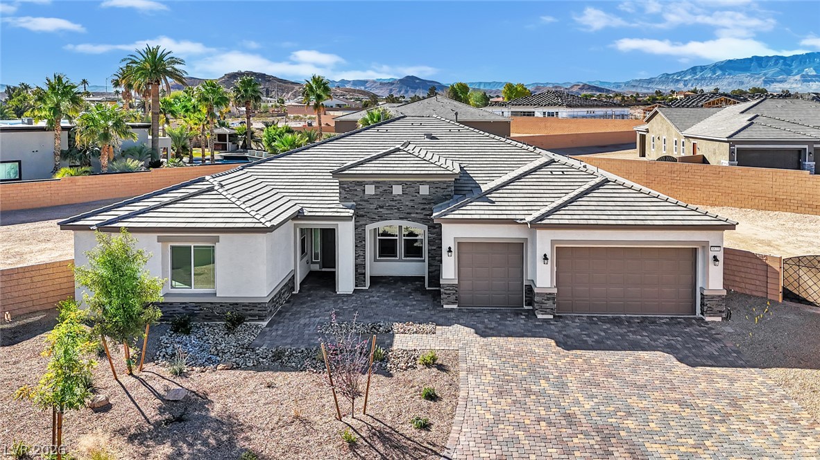 8835 S Tenaya Way, Las Vegas