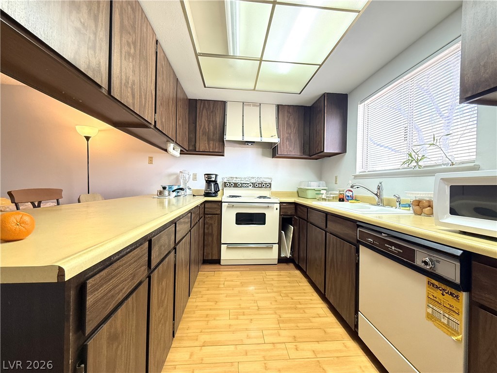 Photo 7 of 17, 3230 Cameron Street #D