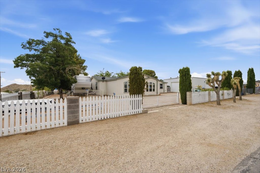 Photo 2 of 255 E Ormond Street