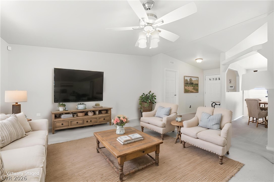 Photo 3 of 255 E Ormond Street