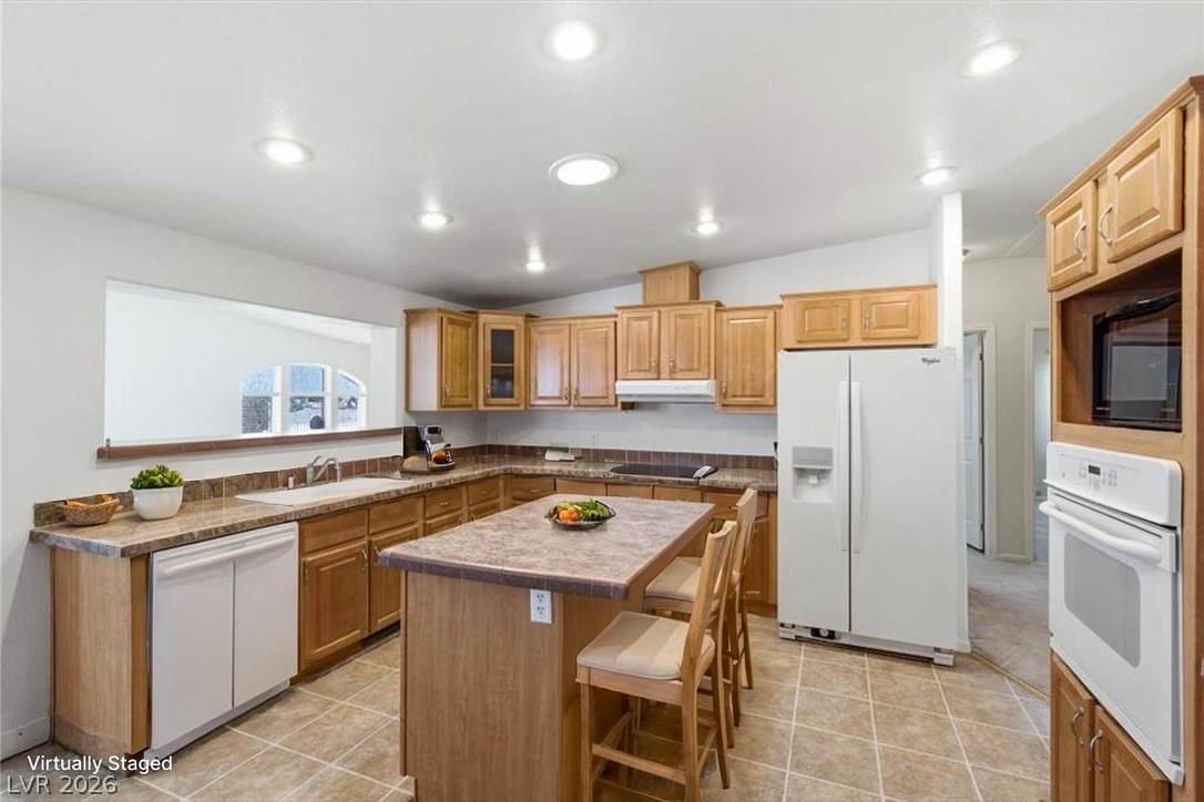 Photo 5 of 255 E Ormond Street