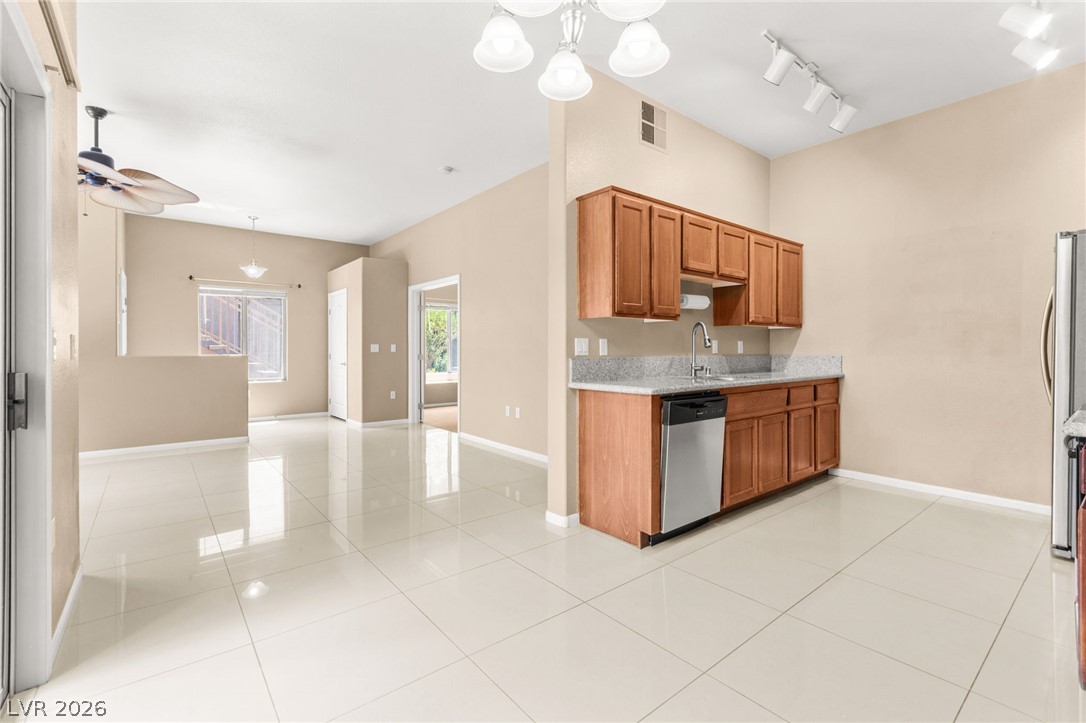 Photo 19 of 43, 8805 Jeffreys Street #1114