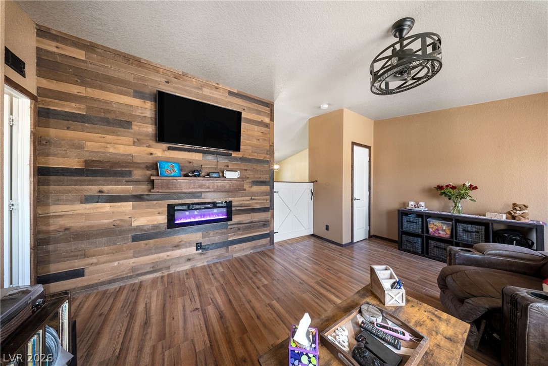 Photo 8 of 37, 2600 W Gamebird Road