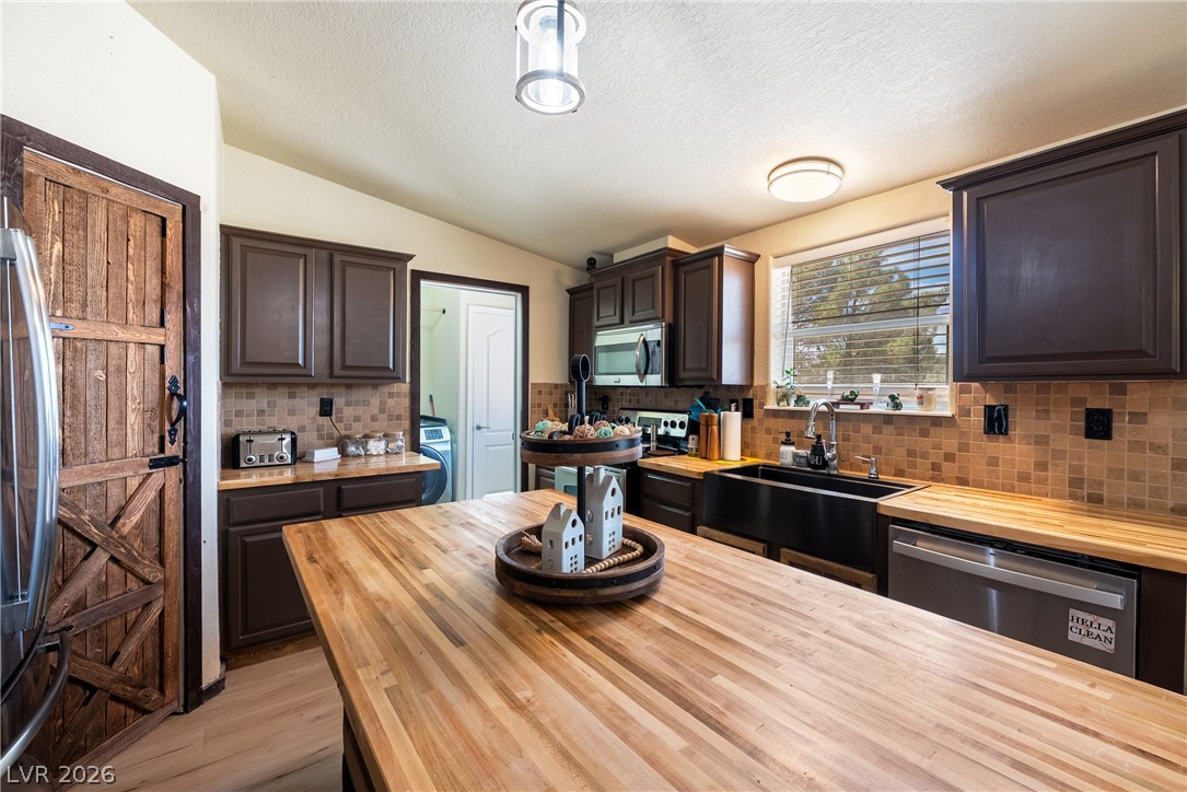 Photo 13 of 37, 2600 W Gamebird Road