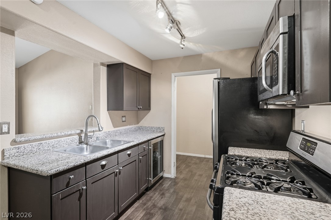 Photo 7 of 35, 2120 Ramrod Avenue #428