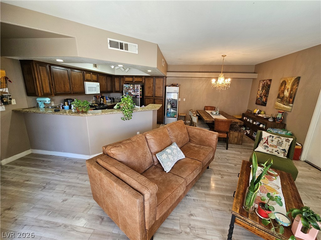Photo 6 of 26, 6901 Cobre Azul Avenue #102