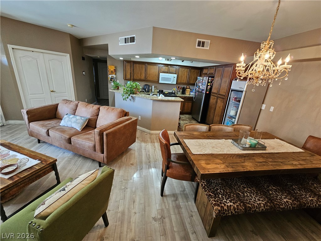 Photo 8 of 26, 6901 Cobre Azul Avenue #102