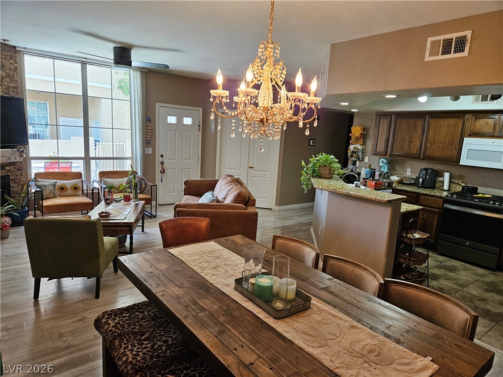 Photo 10 of 26, 6901 Cobre Azul Avenue #102