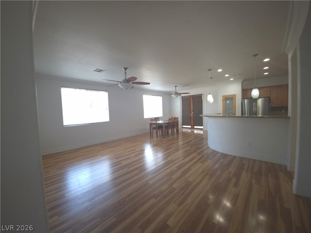 Photo 4 of 3937 E Chaffe Avenue