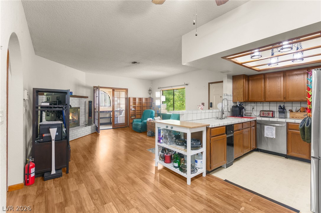 Photo 14 of 29, 1400 Santa Margarita Street #H