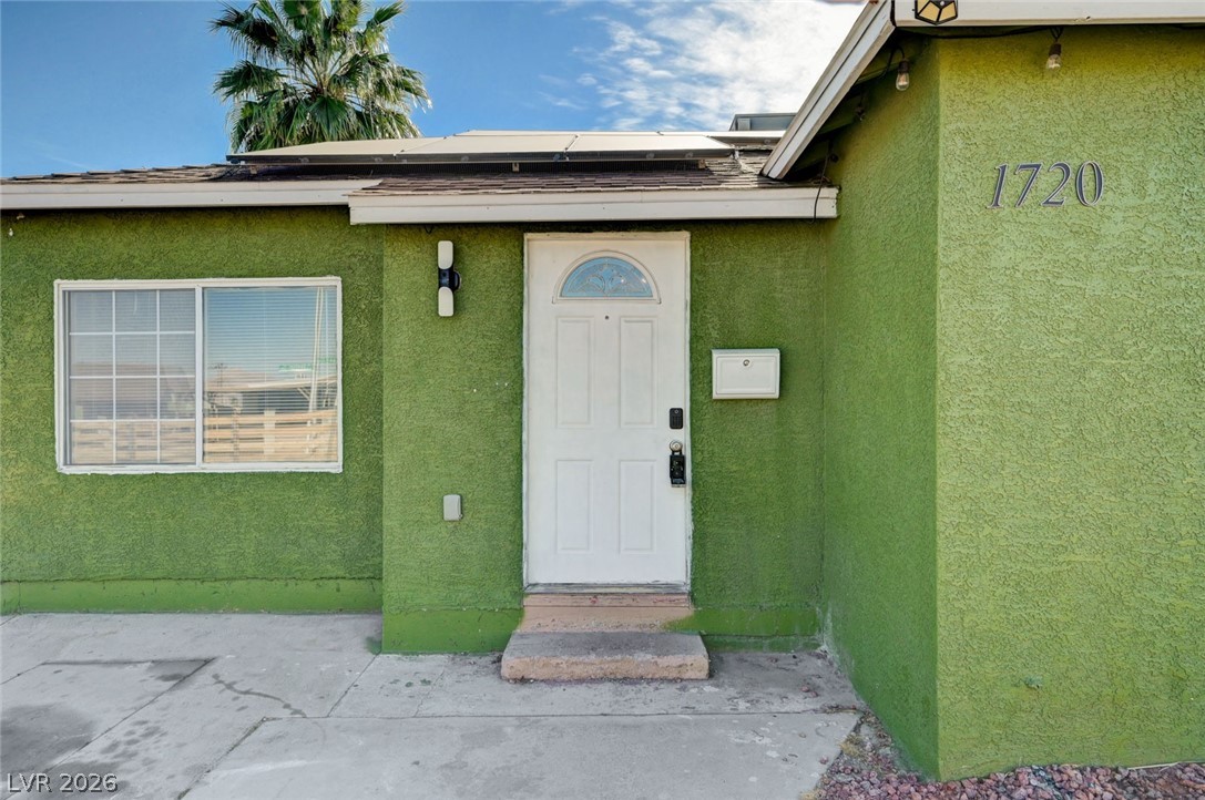 Photo 5 of 1720 E Carson Avenue