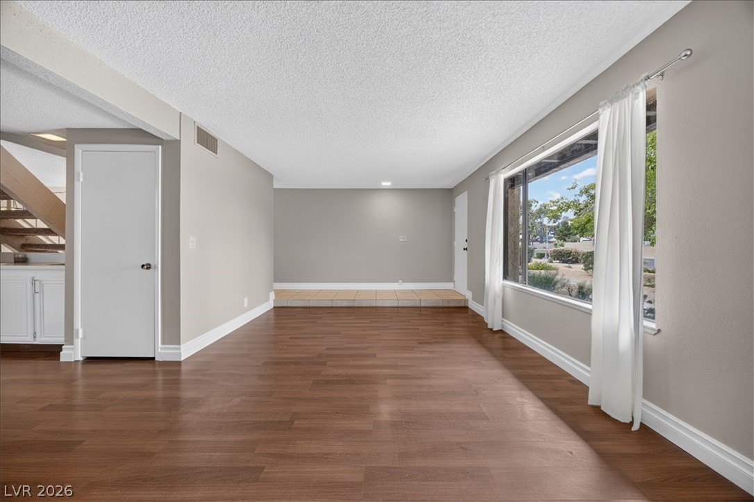 Photo 4 of 4669 Kelly Barry Way