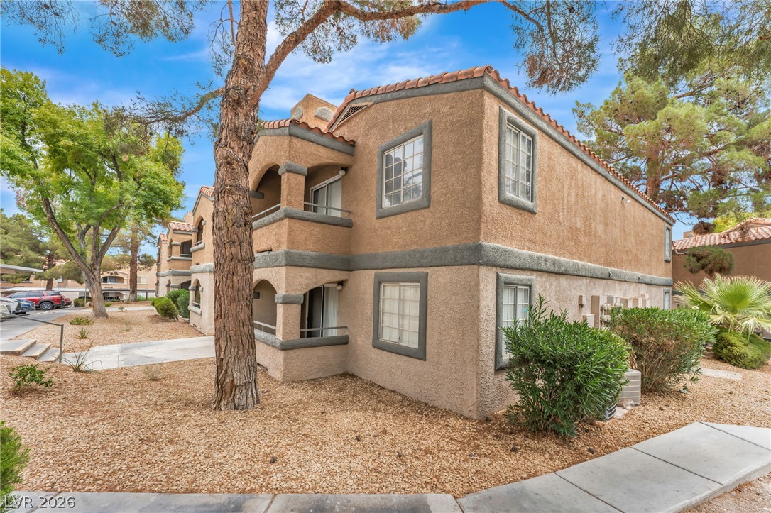 Photo 4 of 220 Mission Newport Lane #204