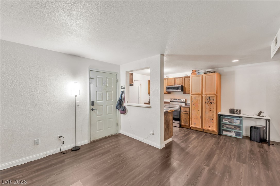 Photo 9 of 25, 220 Mission Newport Lane #204
