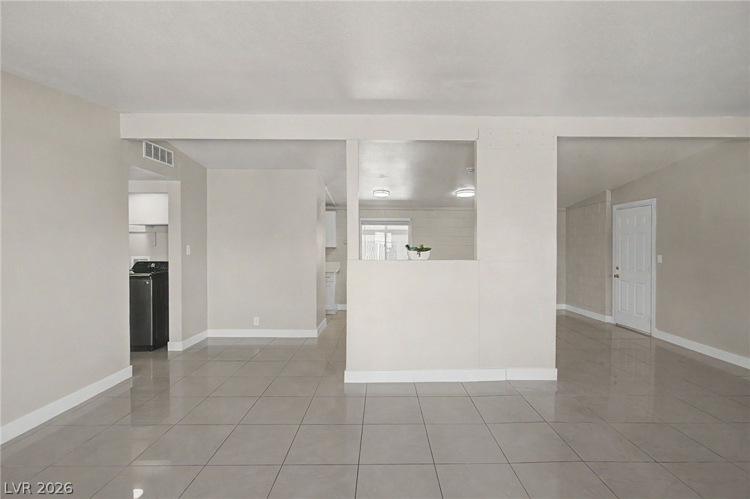 Photo 6 of 45, 1704 James Street