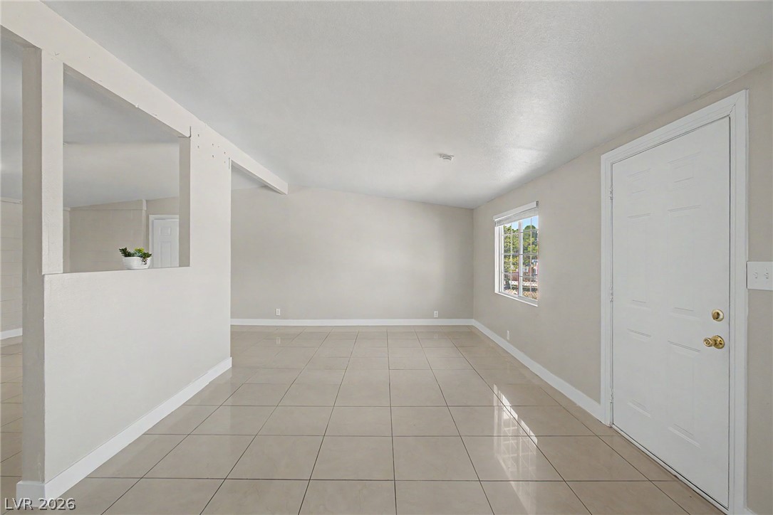 Photo 10 of 45, 1704 James Street