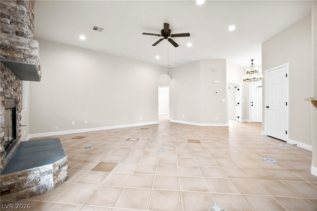Photo 7 of 41, 824 Sandsprings Street