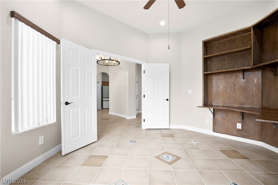 Photo 14 of 41, 824 Sandsprings Street