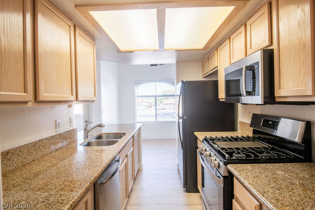 Photo 7 of 43, 2975 Bluegrass Lane #524