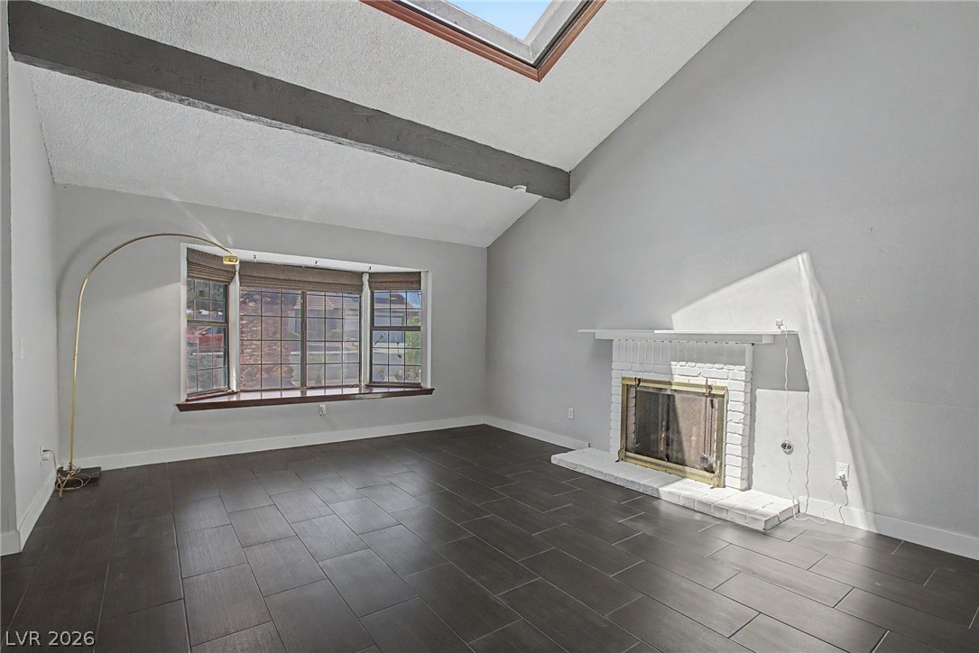 Photo 9 of 74, 1884 Roxbury Lane