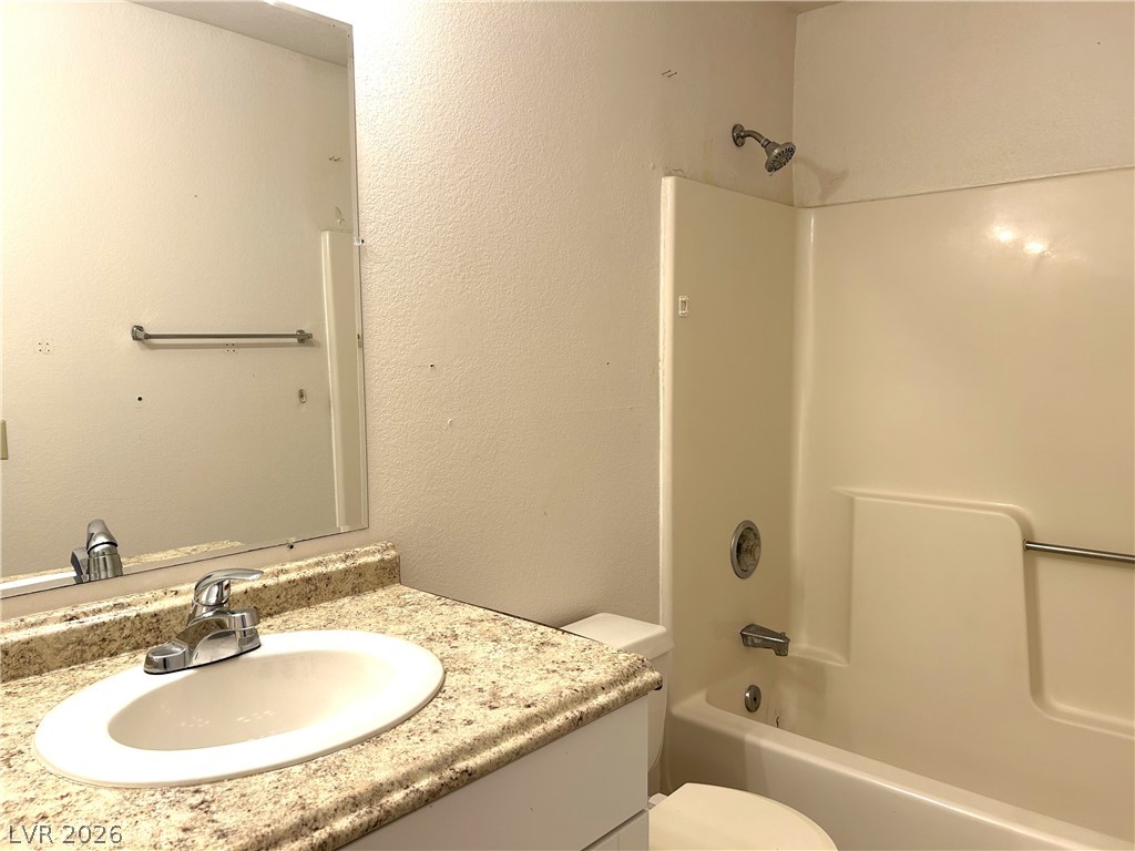 Photo 11 of 15, 2032 Mesquite Lane #101