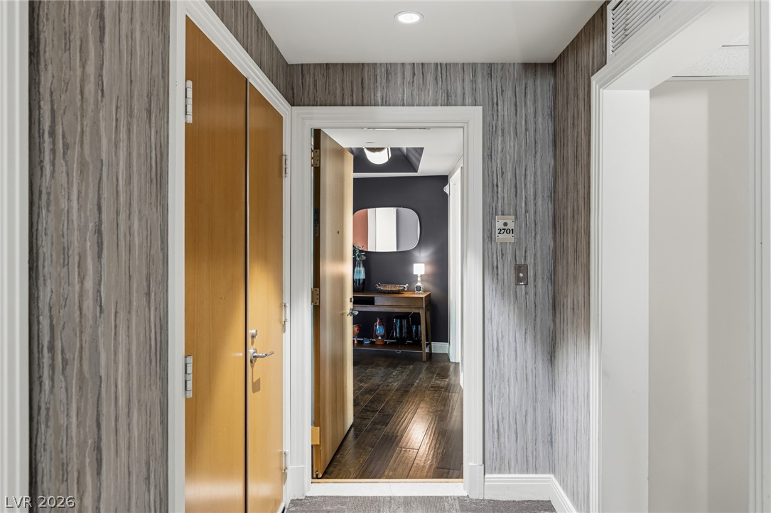Photo 6 of 75, 222 Karen Avenue #2701
