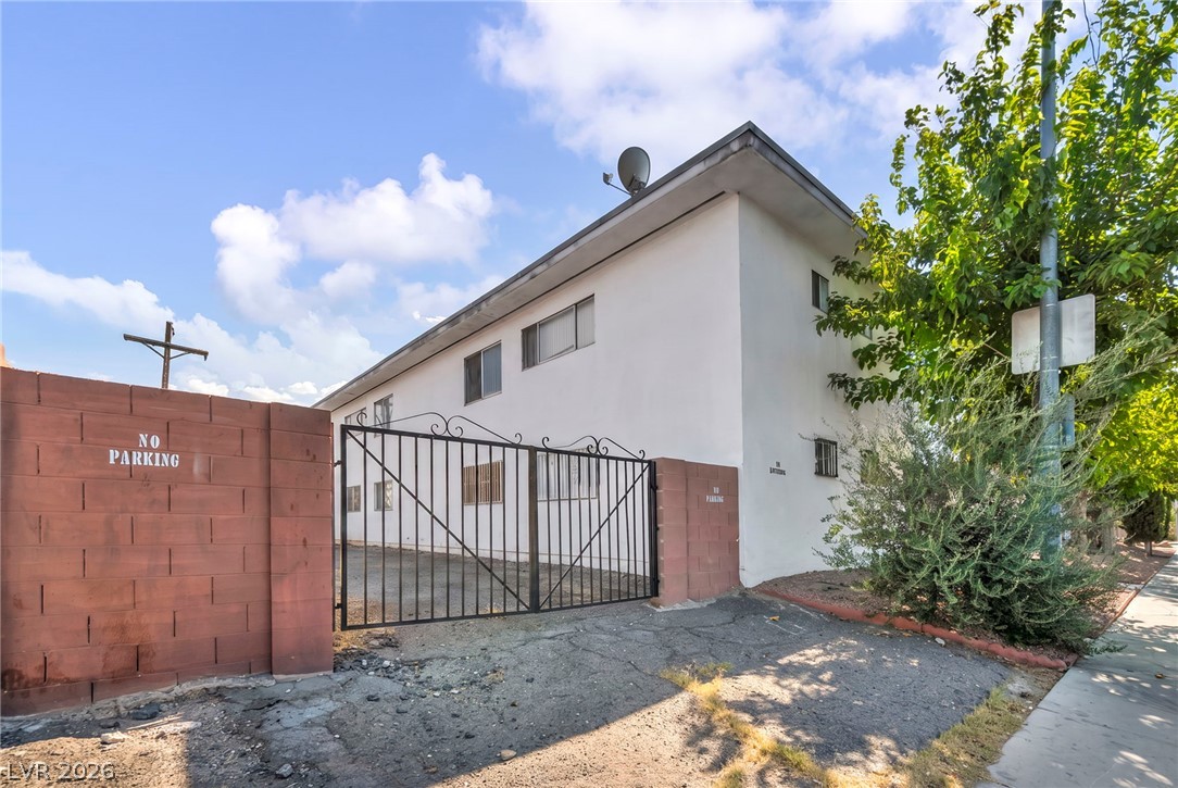 Photo 7 of 33, 1165 Sierra Vista Drive