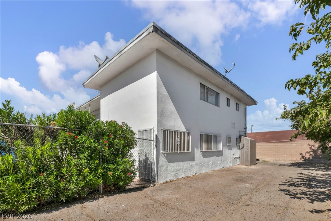 Photo 4 of 1153 Sierra Vista Drive
