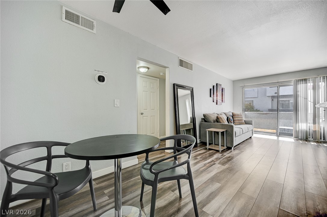 Photo 7 of 21, 1455 E Katie Avenue #D11