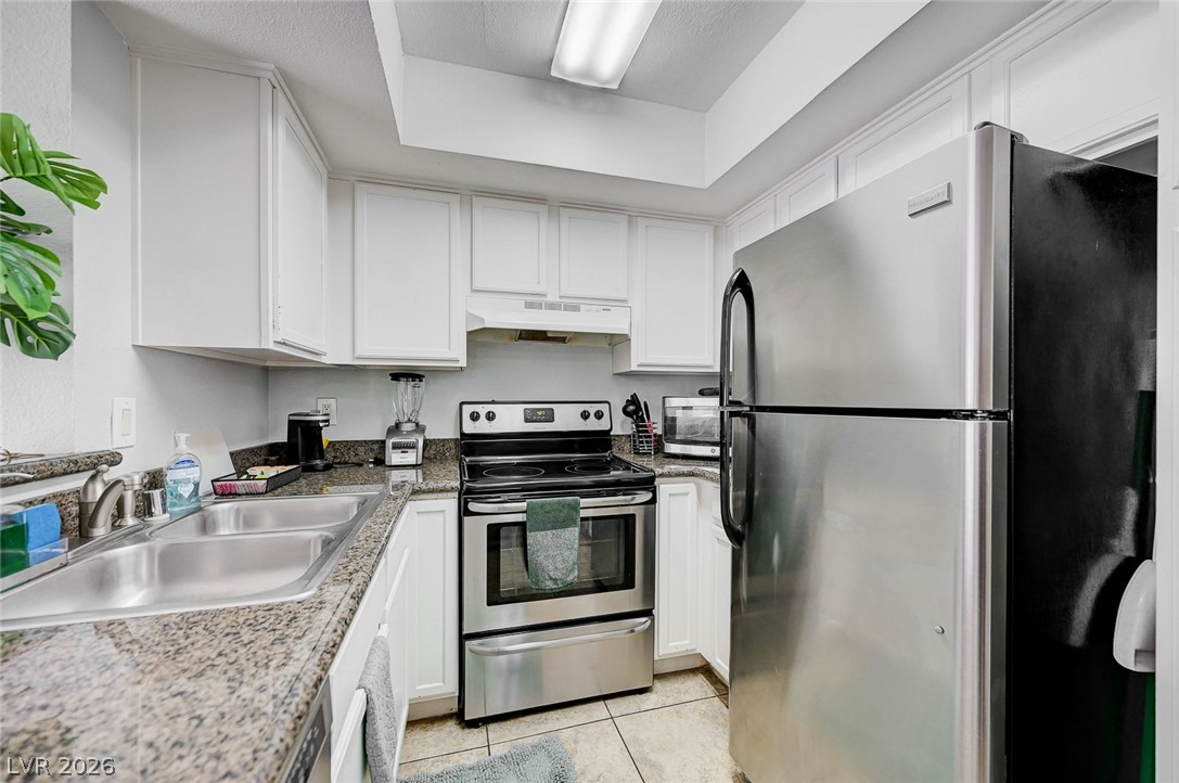 Photo 11 of 21, 1455 E Katie Avenue #D11