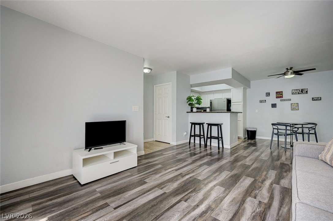 Photo 4 of 1455 E Katie Avenue #D11