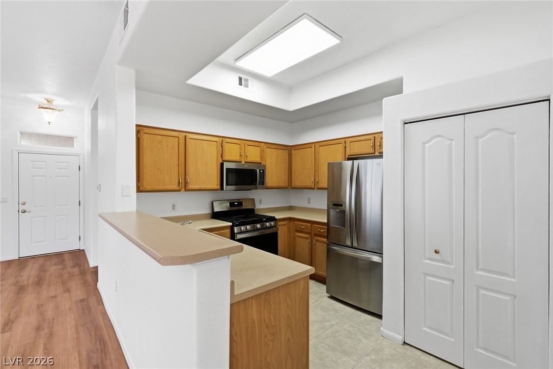 Photo 7 of 19, 700 Carnegie Street #1712