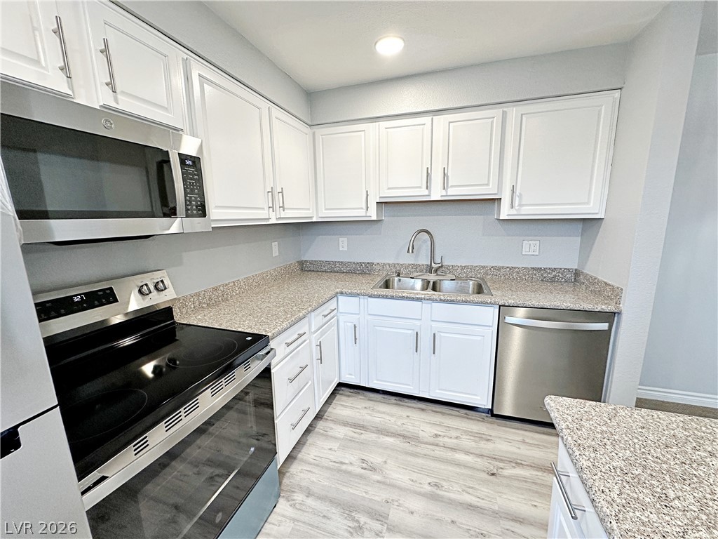 Photo 12 of 32, 5080 Indian River Drive #400