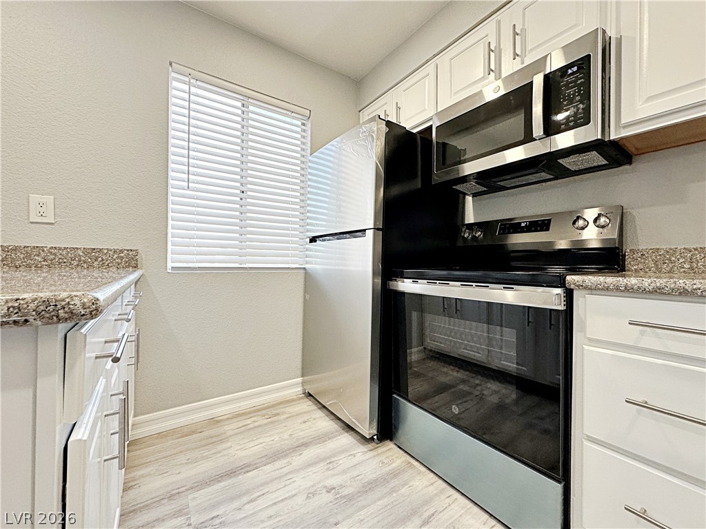 Photo 14 of 32, 5080 Indian River Drive #400